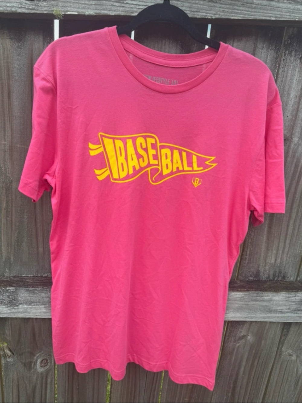 Men's Pink Short Sleeve Graphic Baseball Tee size Medium